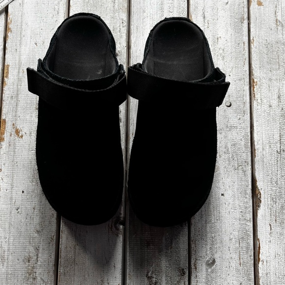 Ugg | Goldenstar | suede | black | strap | platform | cushy | clog | 8 - Picture 10 of 15